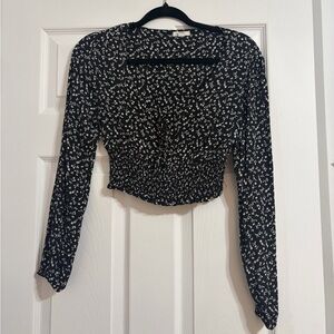 Ardene Black and White Flower Patterned Cropped Blouse